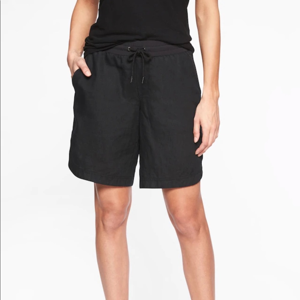 Athleta Cabo linen shorts 8”